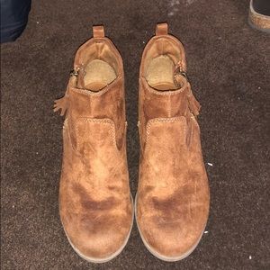 Dark tan/brown kids size 4 booties